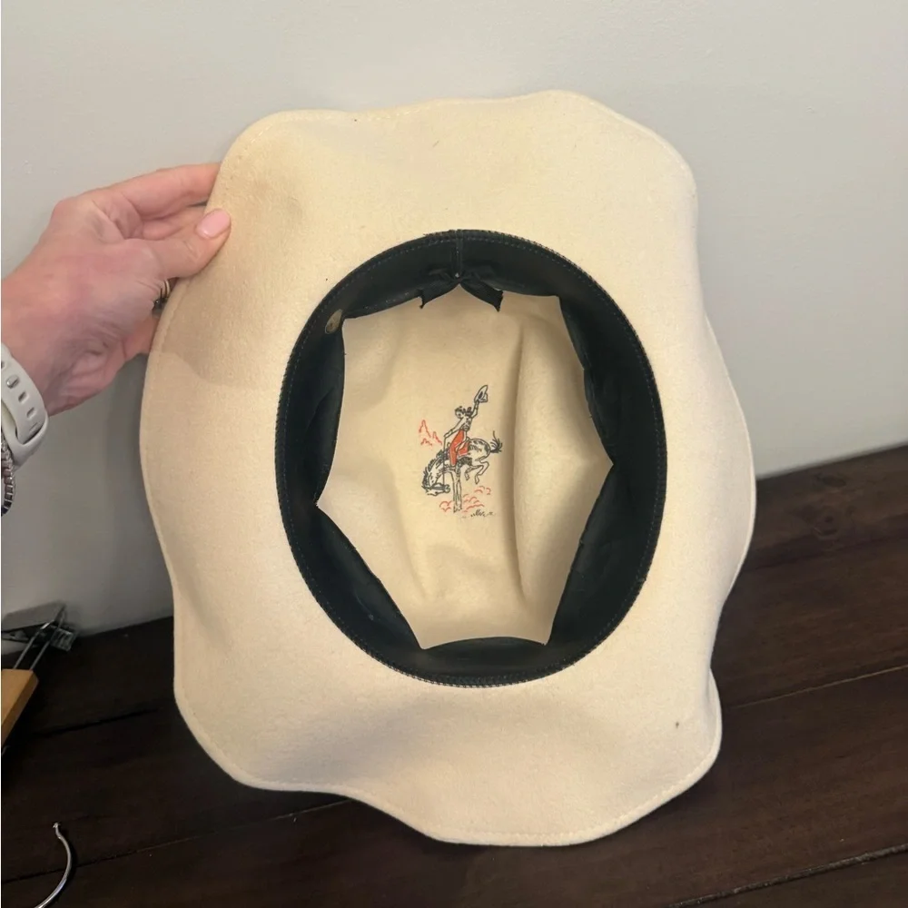 Vintage Cream Felt Western Cowboy Hat Bucking Bronco